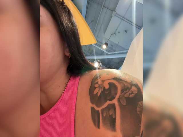 Vai a chattare su KROSHKA_N KROSHKA_N