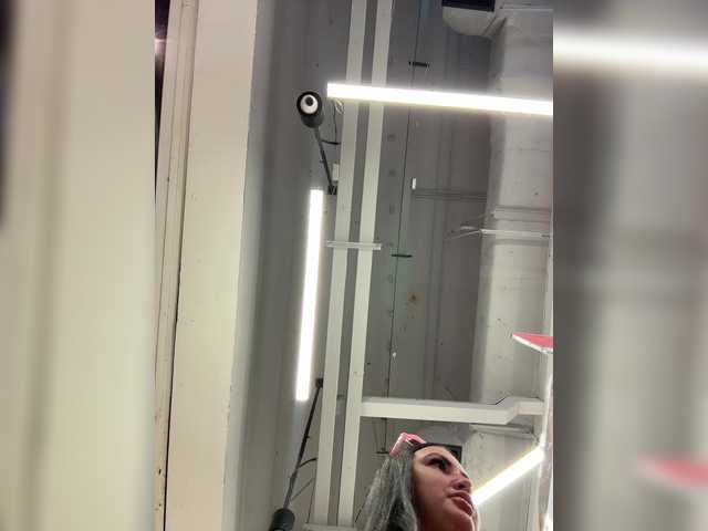 Accedi alla chat con il nickname KROSHKA_N KROSHKA_N