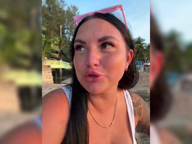 Vai a chattare su KROSHKA_N KROSHKA_N