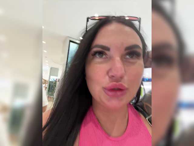 Vai a chattare su KROSHKA_N KROSHKA_N