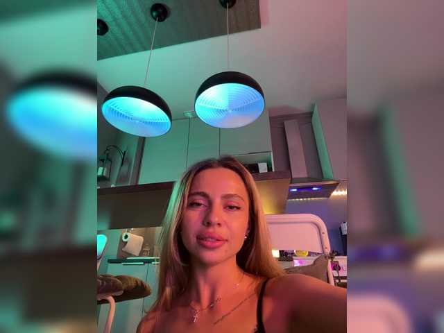 Accedi alla chat con il nickname Nataliecroys Nataliecroys