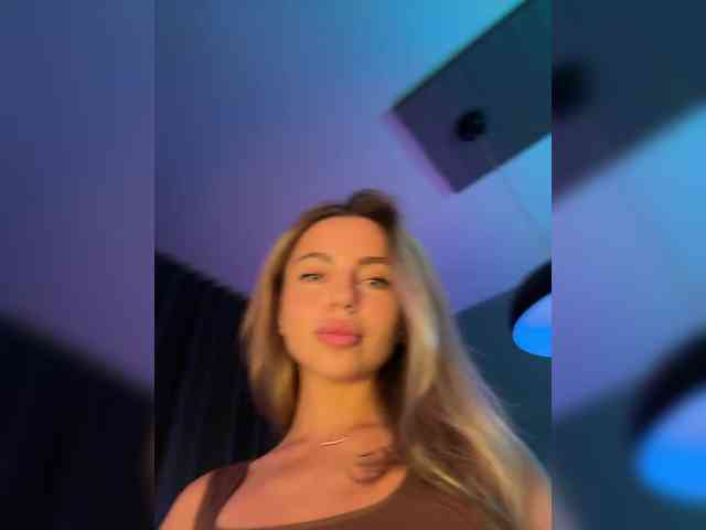 Nataliecroys webcam