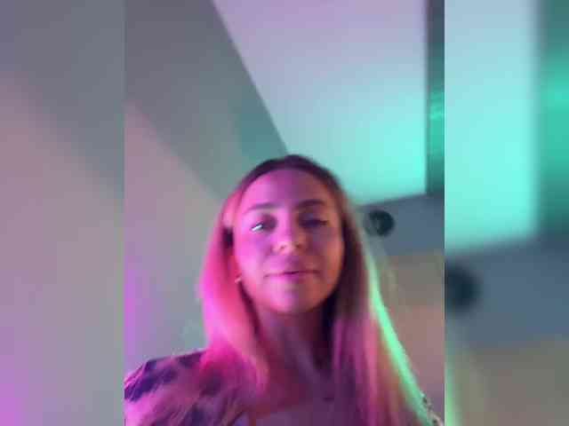 Nataliecroys webcam