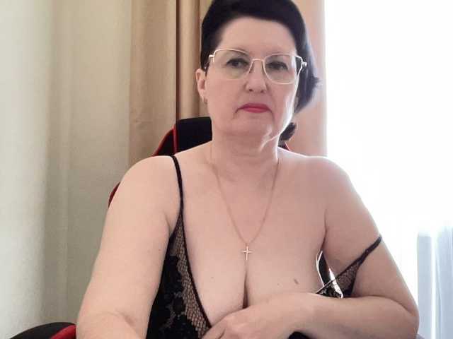 HotMilfPussy webcam