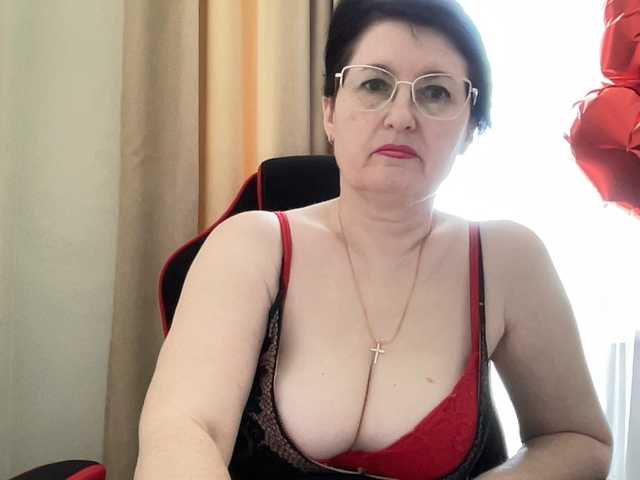 HotMilfPussy webcam