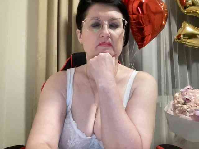 HotMilfPussy webcam