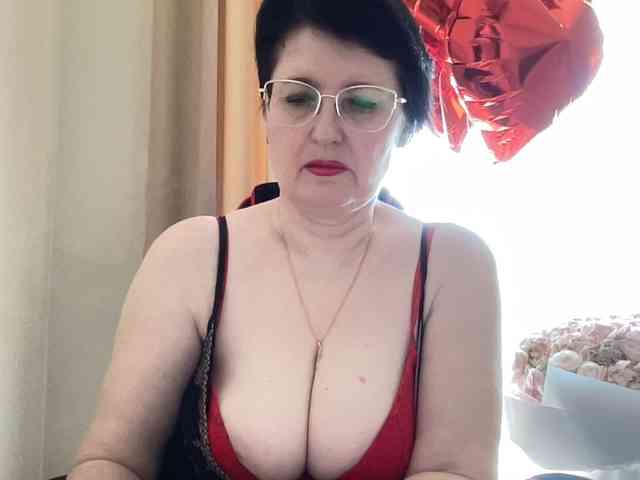 HotMilfPussy webcam