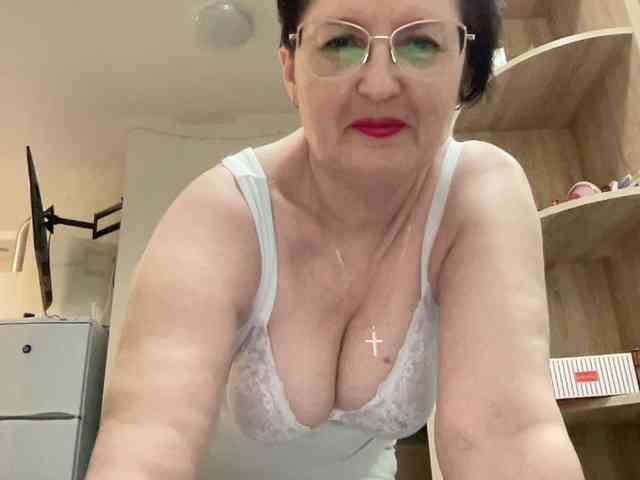 HotMilfPussy webcam