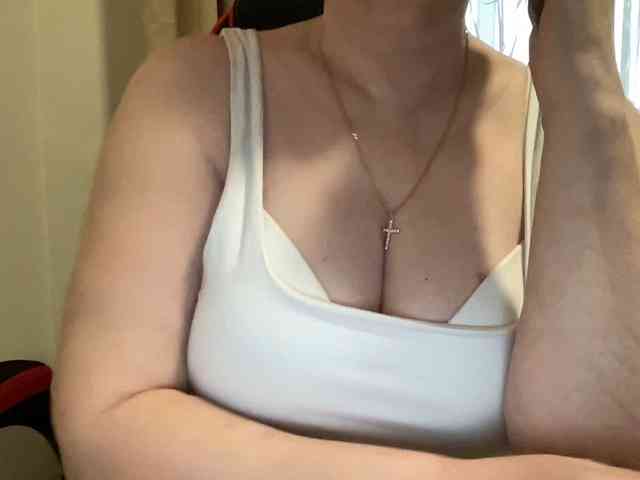HotMilfPussy webcam