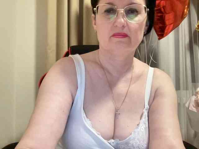 HotMilfPussy webcam