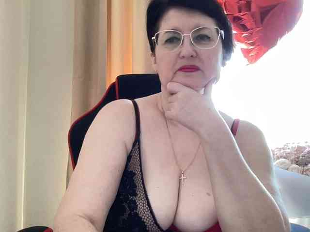HotMilfPussy webcam
