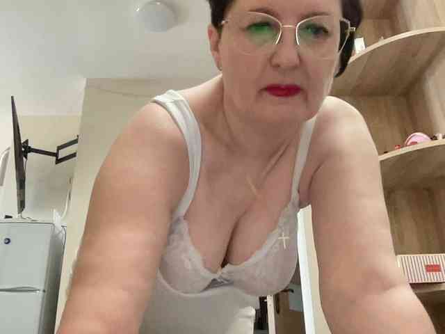 HotMilfPussy webcam