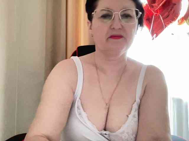 HotMilfPussy webcam