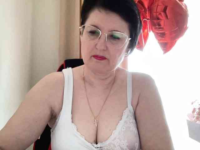 HotMilfPussy webcam