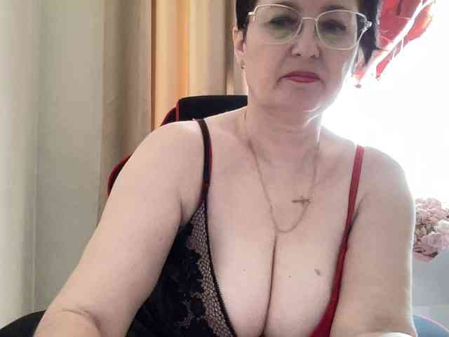 HotMilfPussy webcam