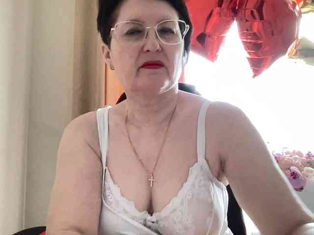 HotMilfPussy webcam
