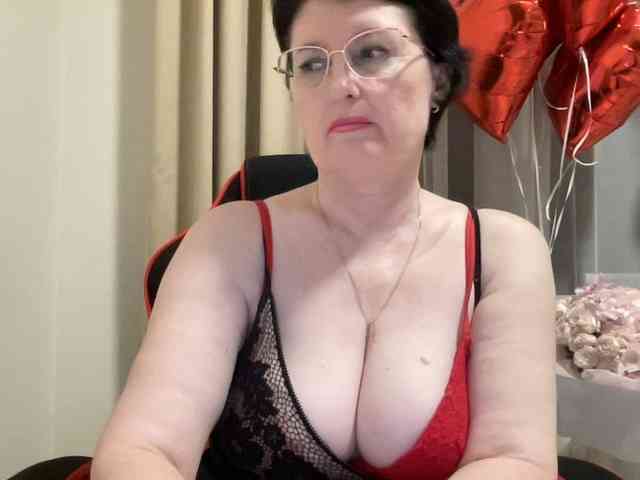 HotMilfPussy webcam