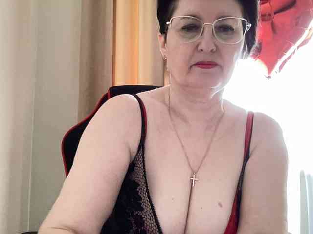 HotMilfPussy webcam
