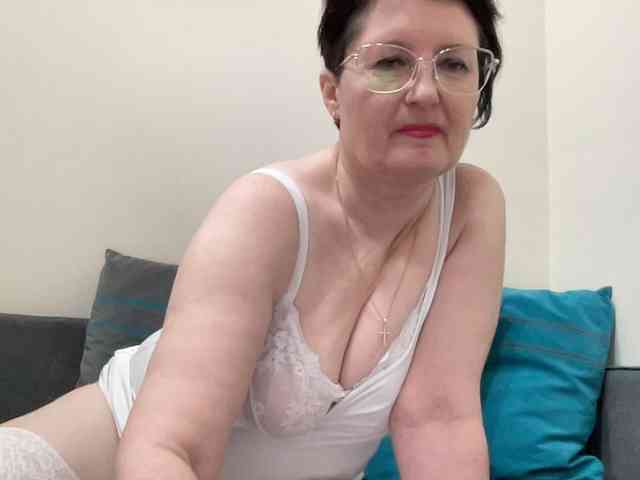 HotMilfPussy webcam