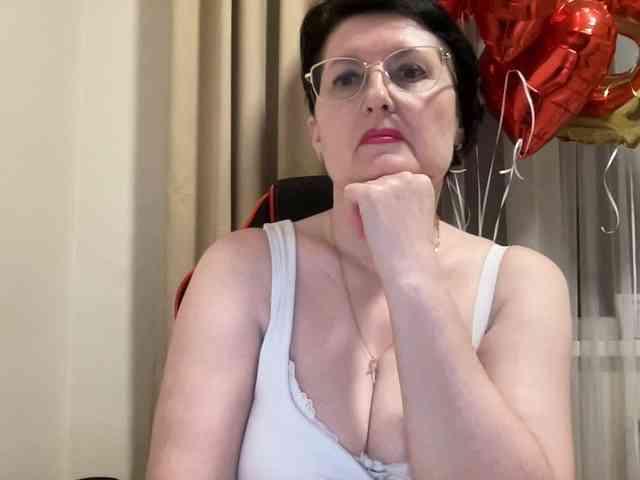 HotMilfPussy webcam