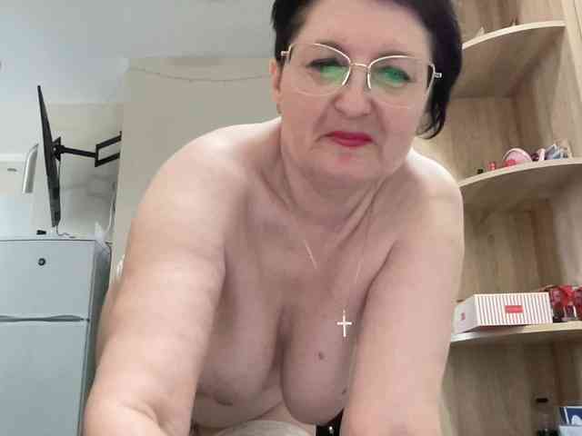 HotMilfPussy webcam