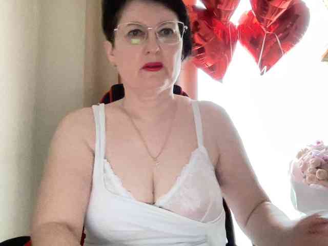 HotMilfPussy webcam