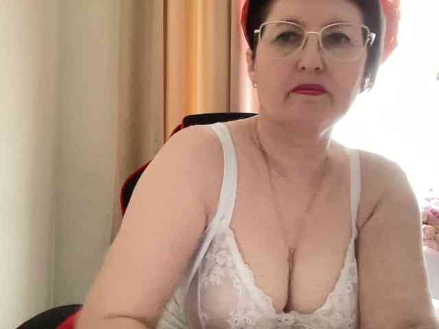 HotMilfPussy webcam