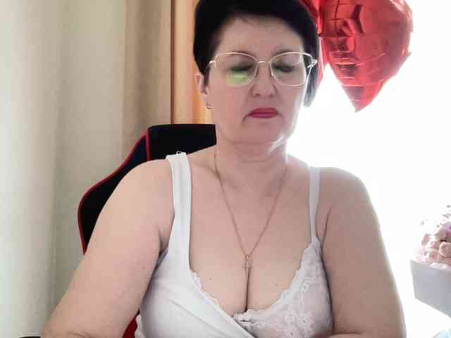 HotMilfPussy webcam