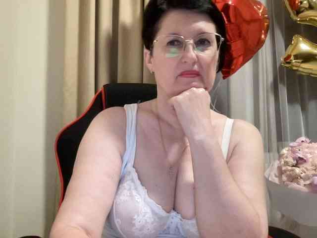 HotMilfPussy webcam