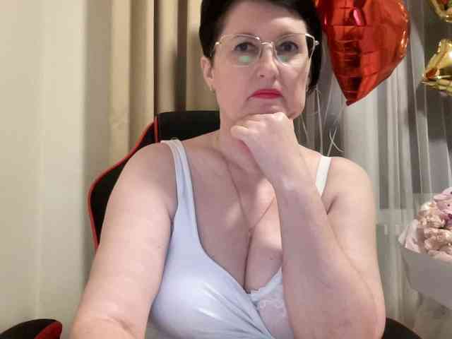 HotMilfPussy webcam
