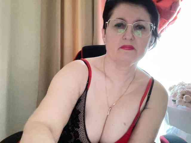 HotMilfPussy webcam
