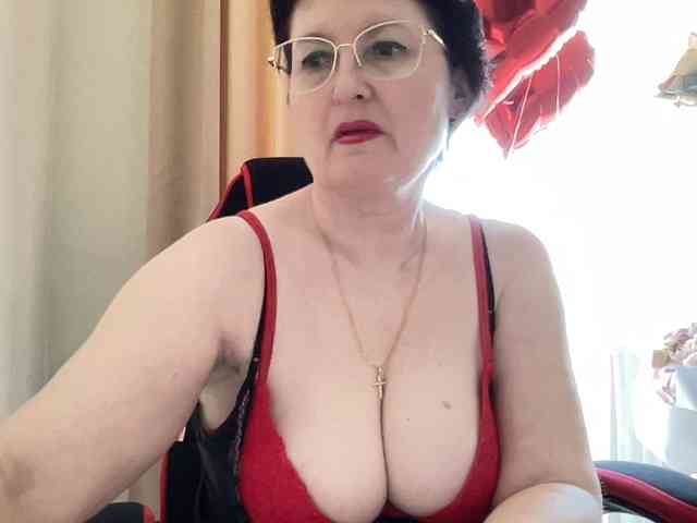 HotMilfPussy webcam