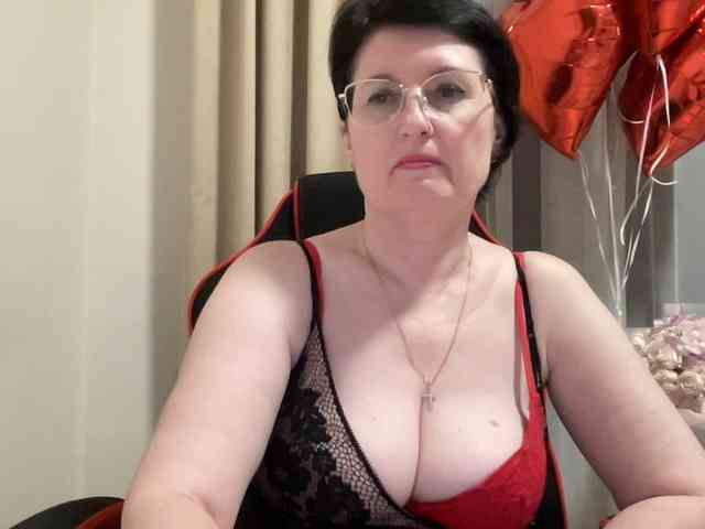HotMilfPussy webcam