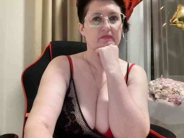 HotMilfPussy webcam