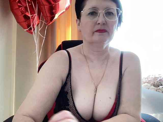 HotMilfPussy webcam
