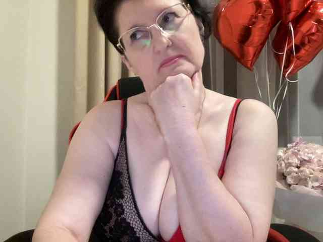 HotMilfPussy webcam
