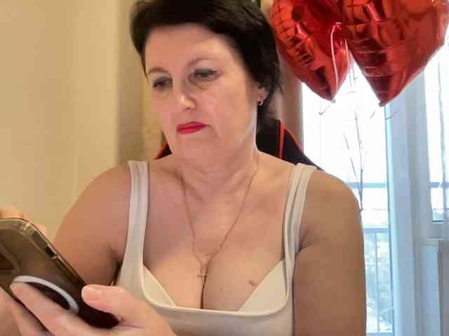 HotMilfPussy webcam