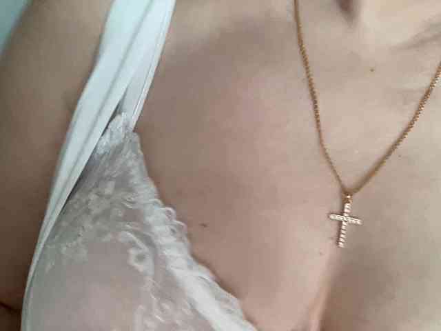 HotMilfPussy webcam