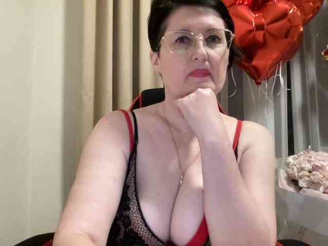 HotMilfPussy webcam