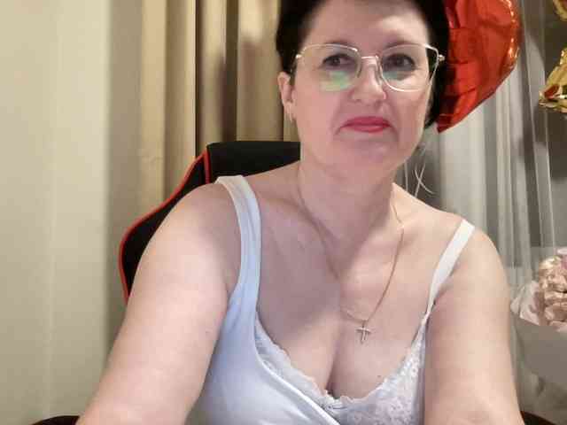 HotMilfPussy webcam