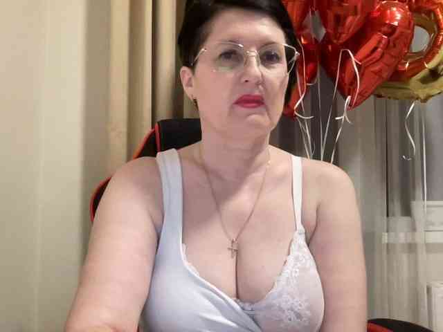 HotMilfPussy webcam