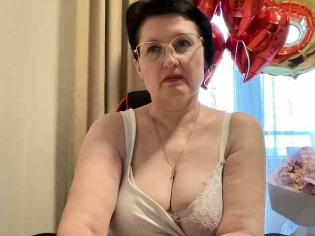 HotMilfPussy webcam