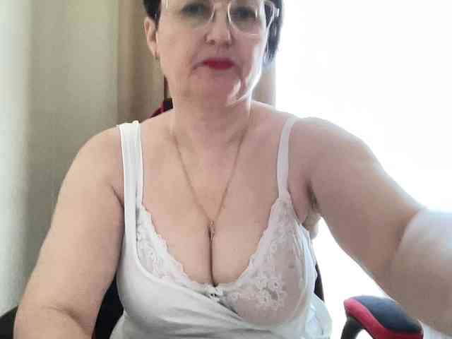 HotMilfPussy webcam