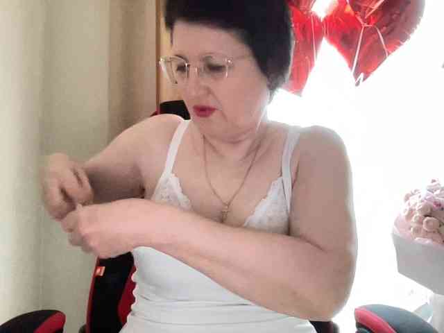 HotMilfPussy webcam
