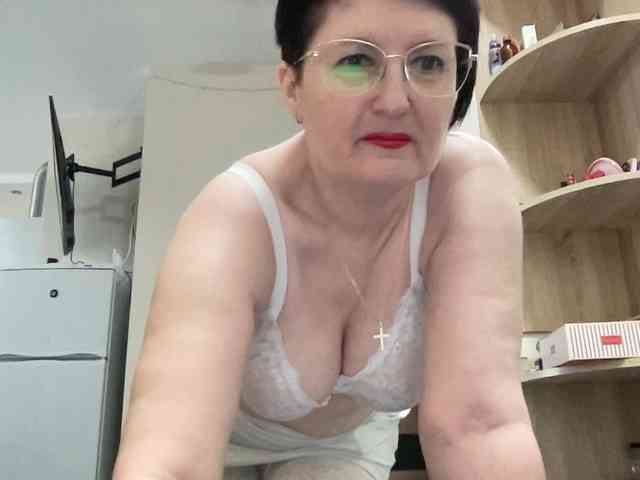 HotMilfPussy webcam