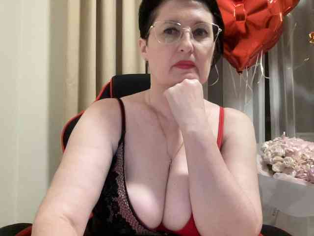 HotMilfPussy webcam
