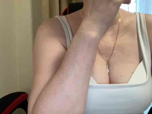 HotMilfPussy webcam