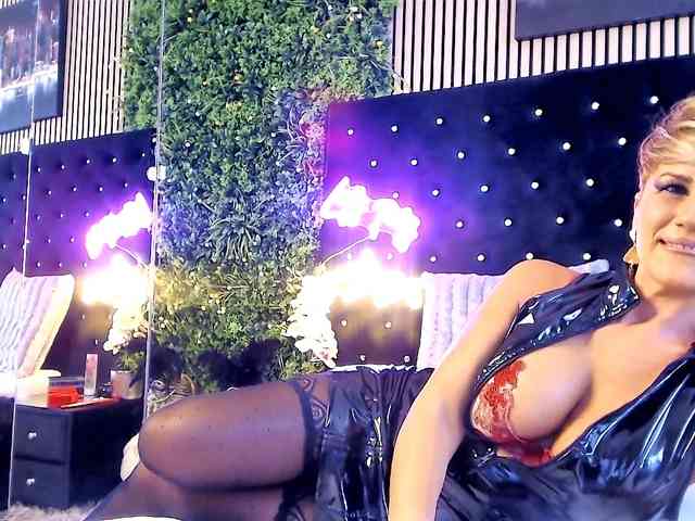 InannaIshtar1 webcam