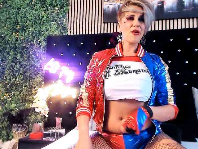 InannaIshtar1 webcam