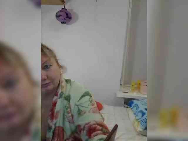 LucyAlexis webcam